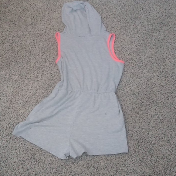 Romper - Picture 2 of 4